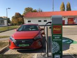 Villanyautó töltő a Penny Market Régi Fóti úton lévő üzleténél