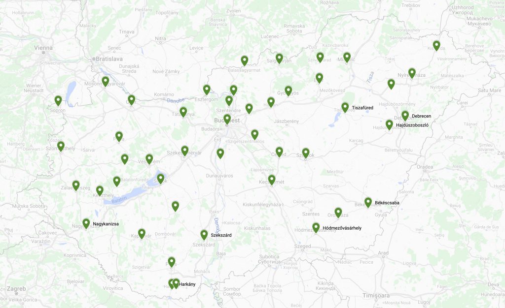 Ezeken a településeken lehet zöld rendszámos autóval ingyenesen parkolni Magyarországon