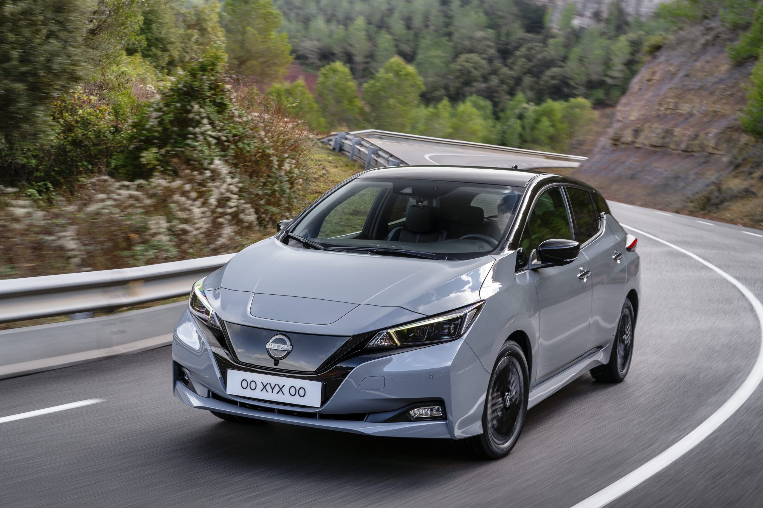 here-is-the-revamped-nissan-leaf-archynewsy