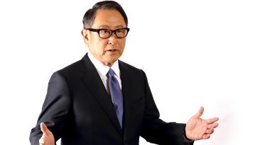 RENDKÍVÜLI: Lemondott a Toyota elnöke