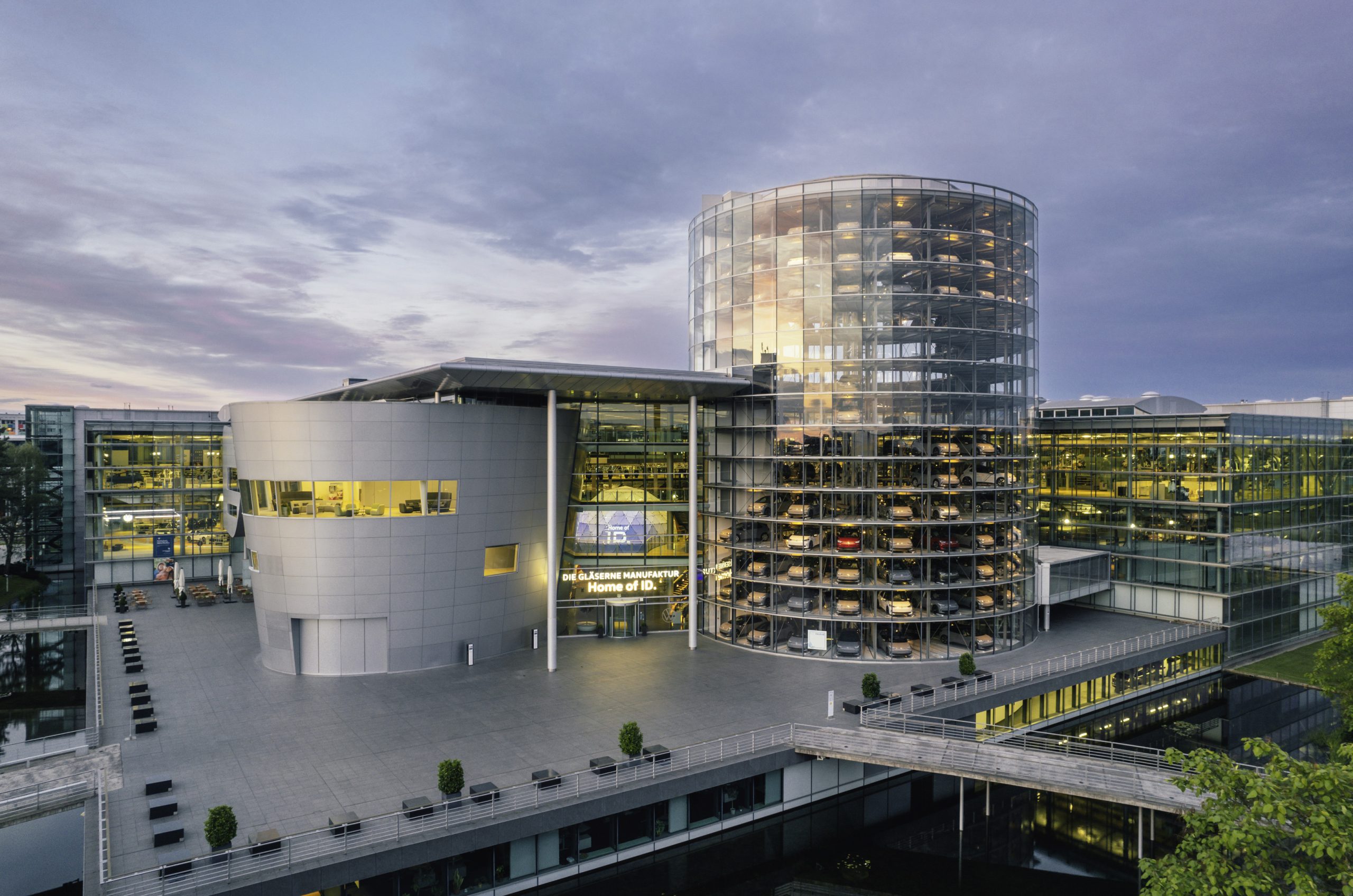 Hivatalos: ez a sors vár a Volkswagen üvegfalú gyárára